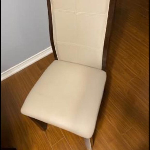 A dining table set - Picture 4 of 4